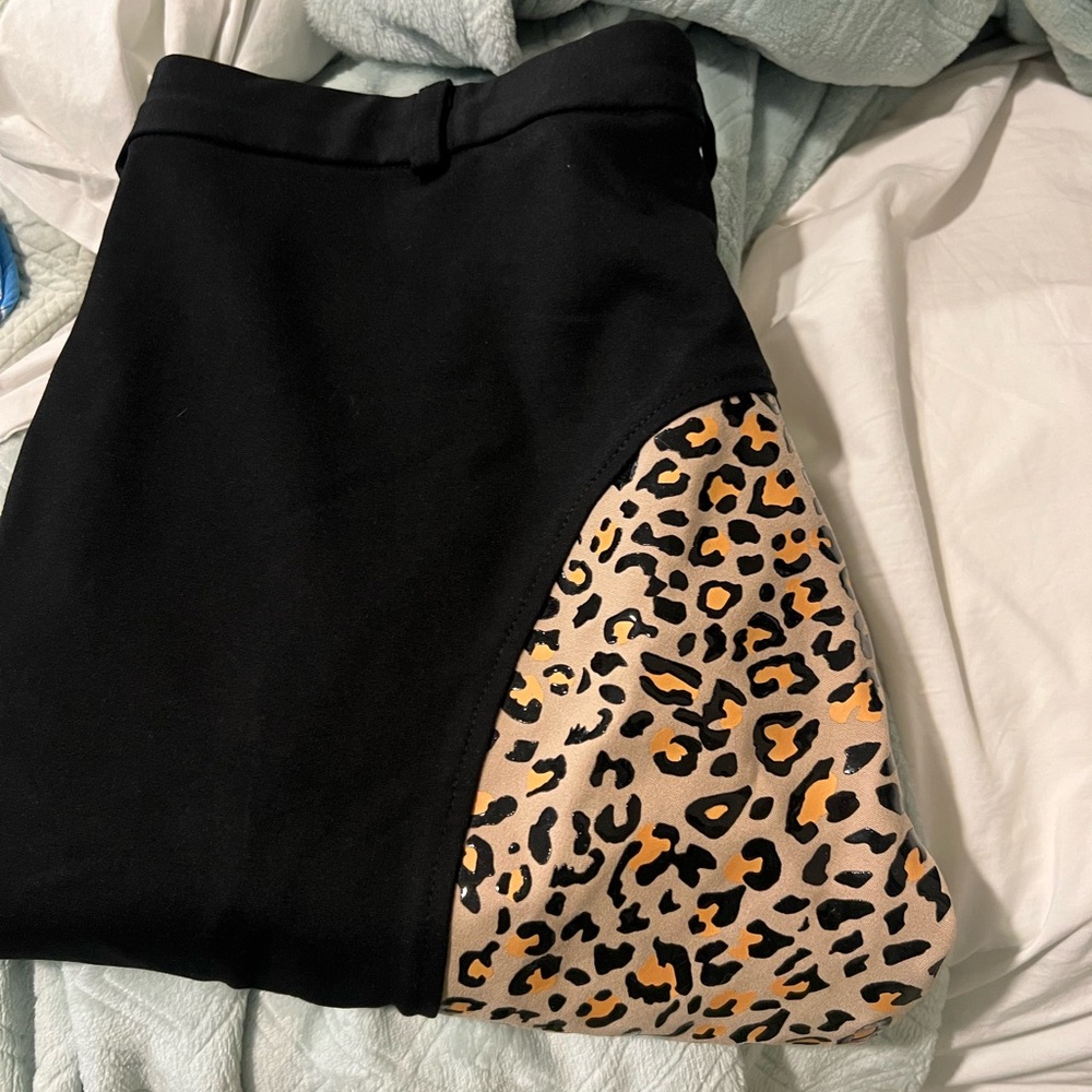 EUC Black Buckwild Fullseat Breeches with Leopard Print Accent 36-L